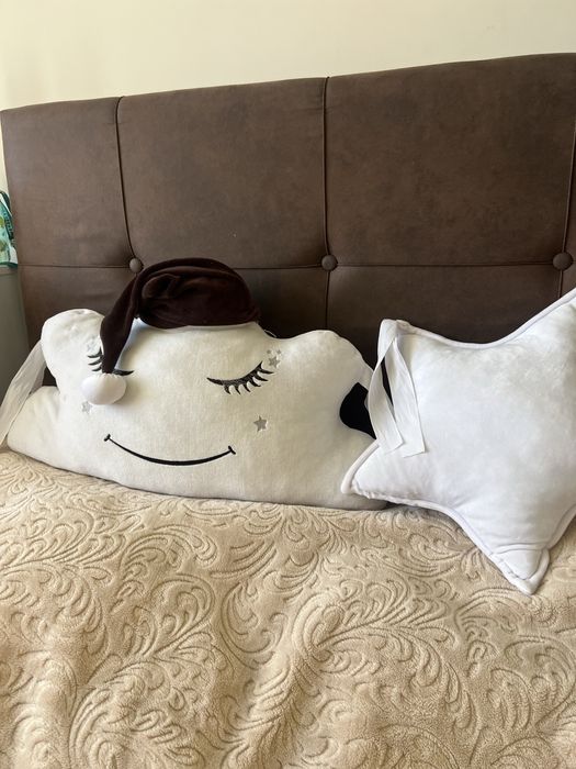 Подушечки на дитяче ліжечко.