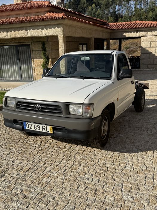 Toyota Hilux 2.4