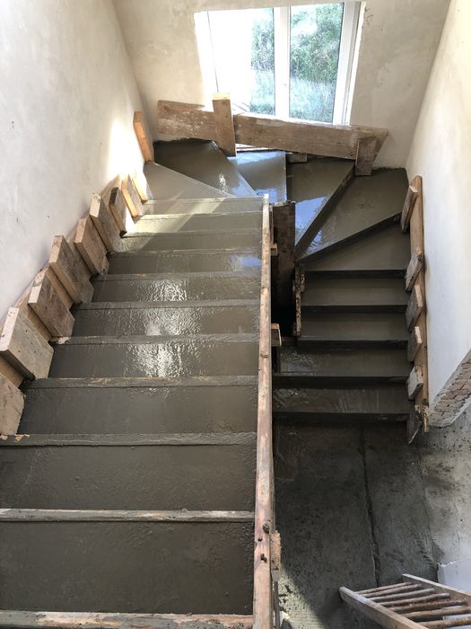 Бетонні сходи та бетонні роботи