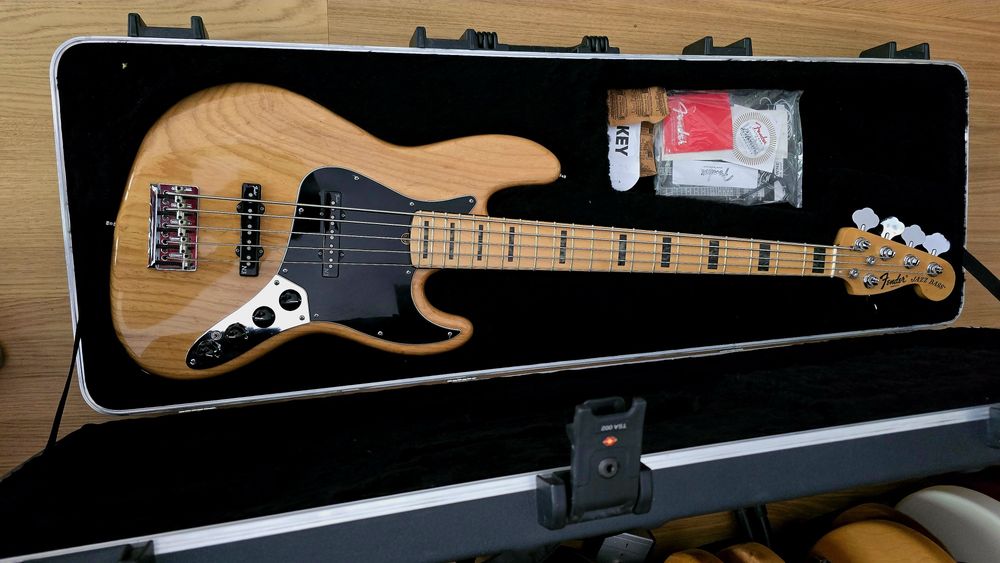 fender jazz bass deluxe v usa