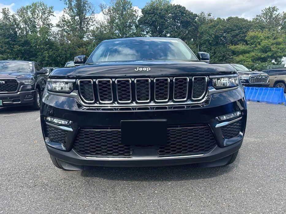 Jeep Grand Cherokee      2023