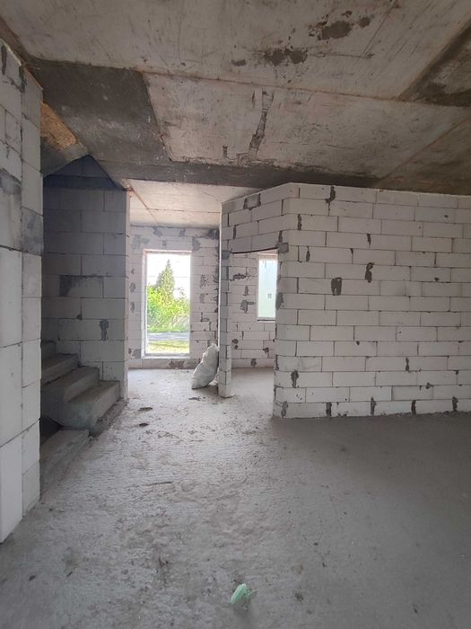 Таунхауси з підземним паркінгом та терасою на 3-му поверсі