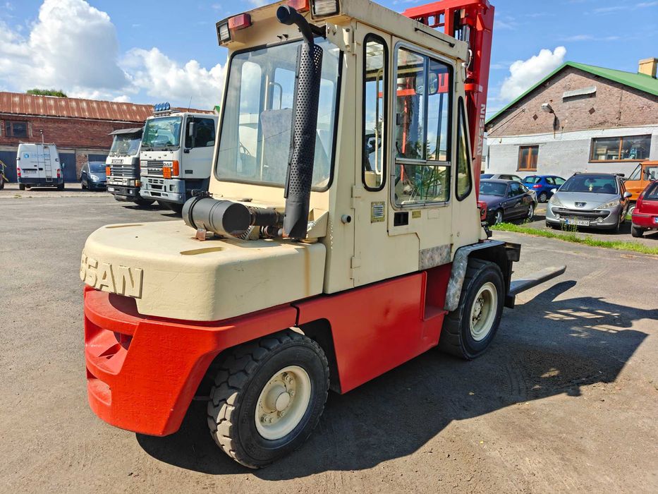Wózek widłowy widłak Nissan udźwig 4.5 T