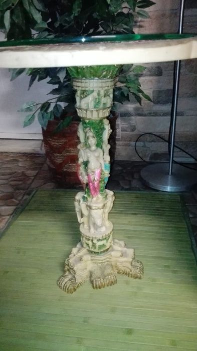 Mesa Linda Em Marfinite De Origem Japonês Pode Estar No Exterior