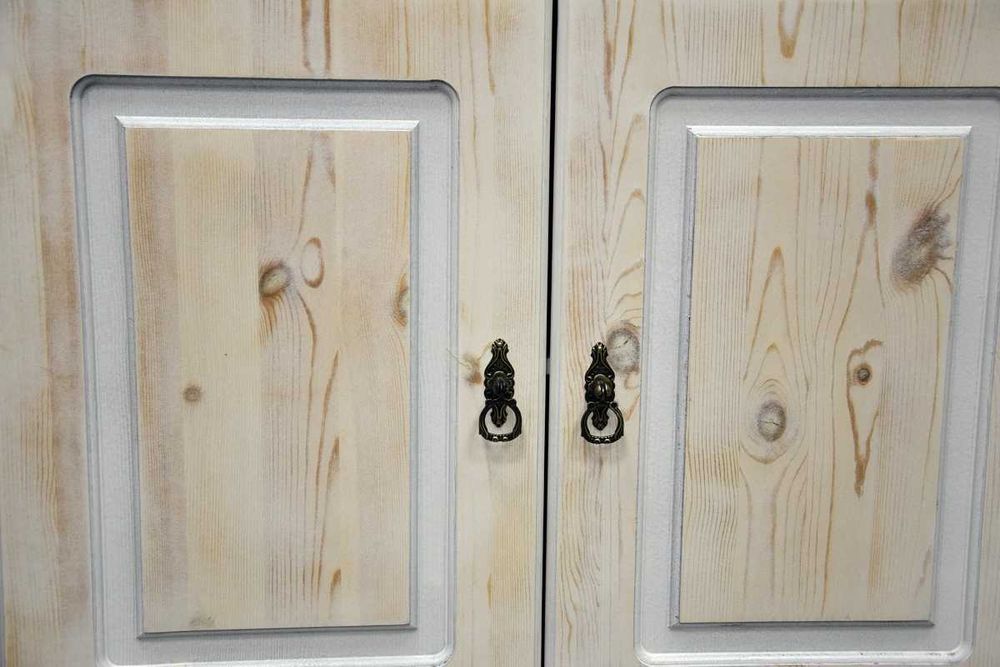 kredens sosnowy - jak nowy