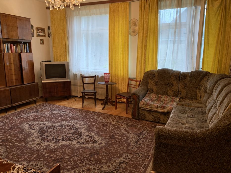 Продам будинок поруч з сосновим лісом