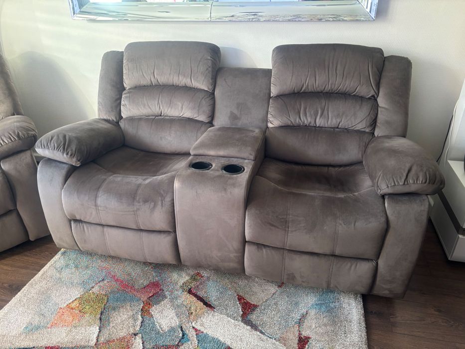 Sofa 2 osobowa z funkcją relaks i barkiem