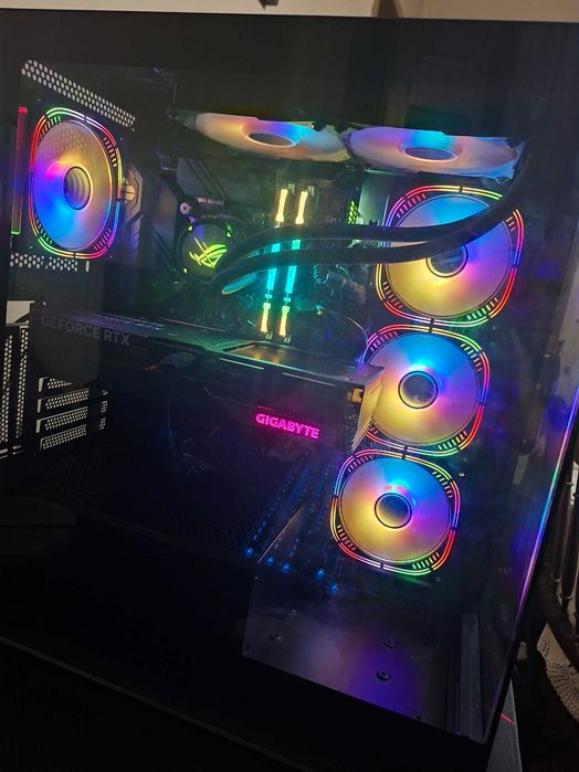 PC Gaming  com gráfica RTX 4070,  em excelente estado, pronto a jogar.