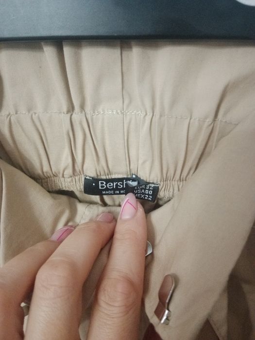 Spodnie Bershka 34 wysoki stan