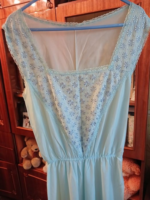 Пеньюар і нічна сорочка