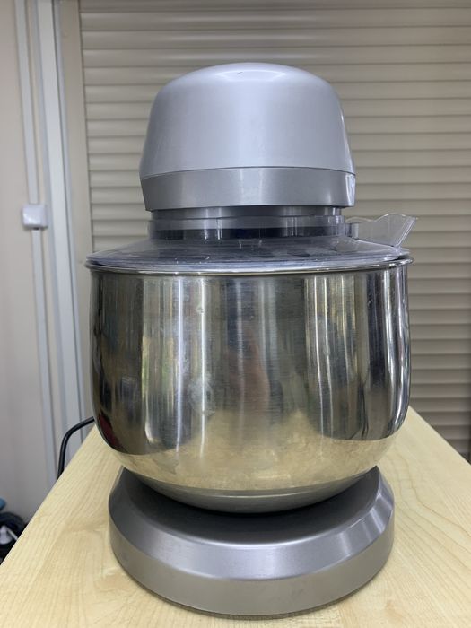 Міксер Clatronic KM 3709, в гарному стані!