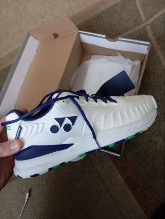 Yonex модель Power Cushion Eclipsion 4