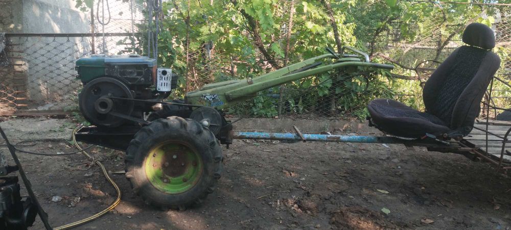 Мото трактор ZUBOR