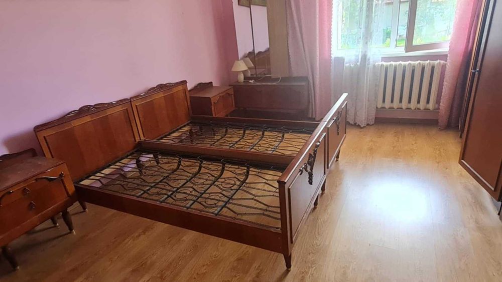 Спальня, спальний комплект меблів. Опис та розміри нижче