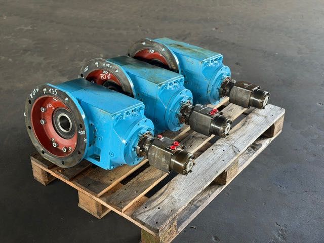 PRZEKŁADNIA WALCOWA dużej mocy hydrauliczna BREVINI BPH213K z silnikiem hydraulicznym brevini arf200g25