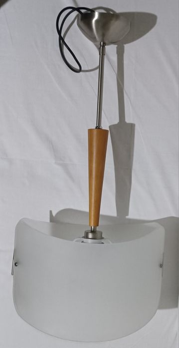 Candeeiro de teto como novo