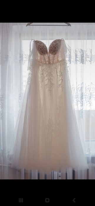 Suknia ślubna śmietankowa