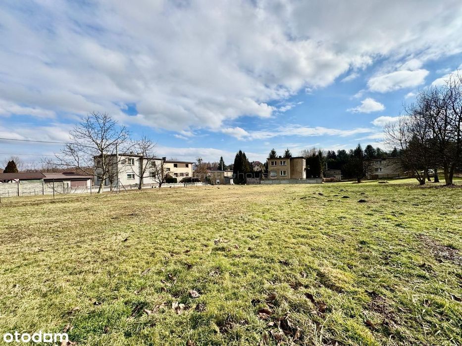 Miasto pod ręką, cisza za płotem  800 m2!