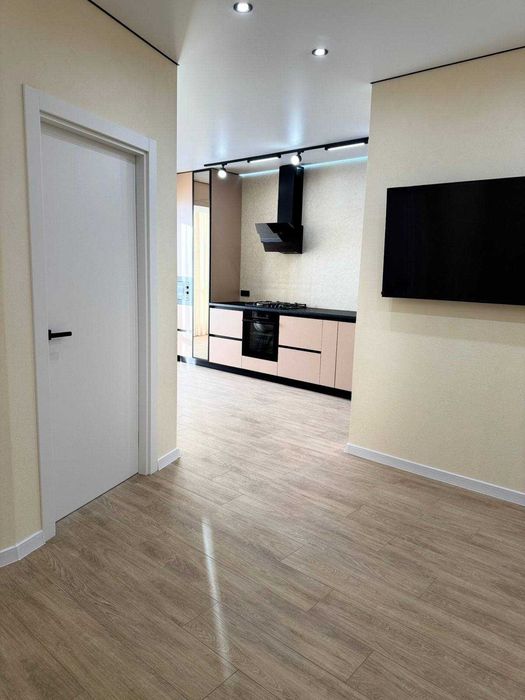 Продаж розкішної 1.5 квартири по вул.Українських Декабристів