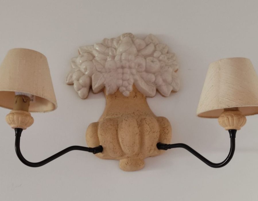 Candeeiros de teto e parede em metal preto e cerâmica