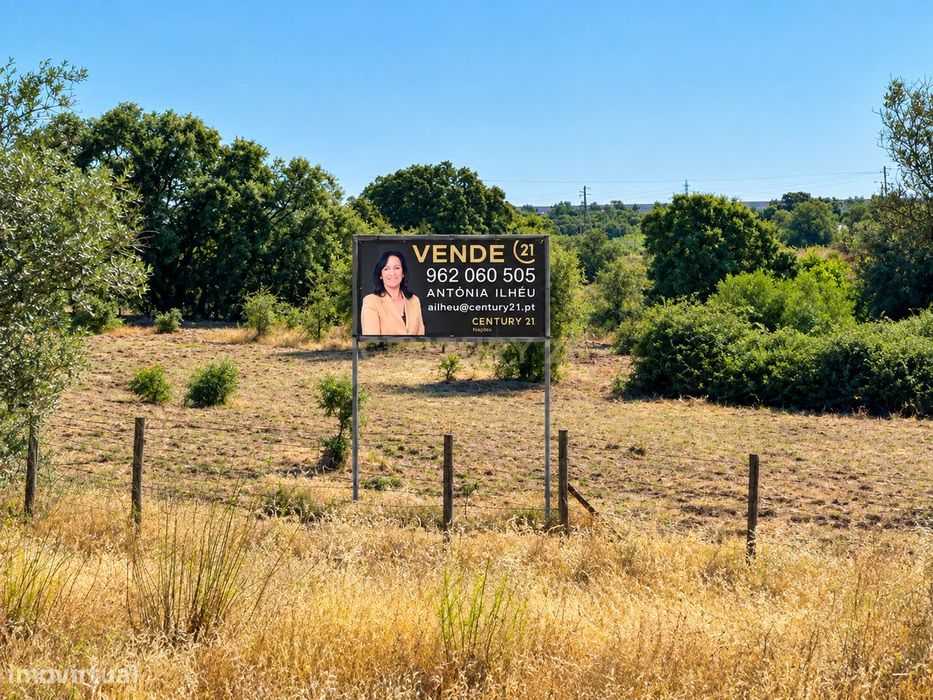 Terreno com 34.920 m2 junto à circular externa do Montijo