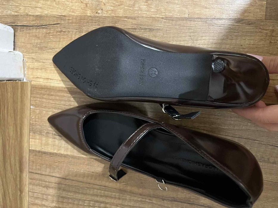 Buty damskie na obcasie