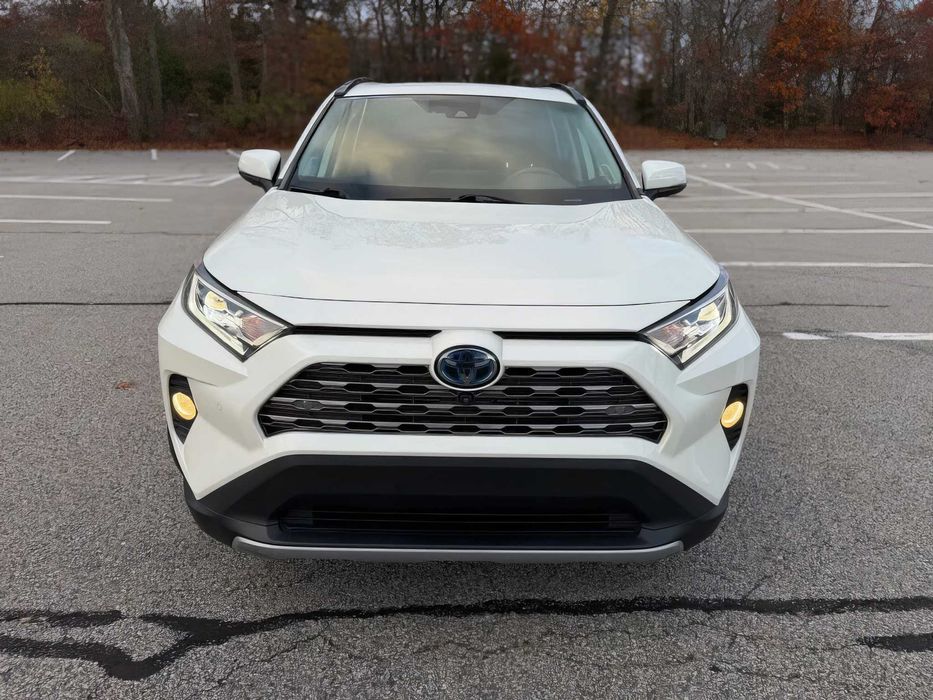 Toyota RAV4 Hybrid Limited      2019