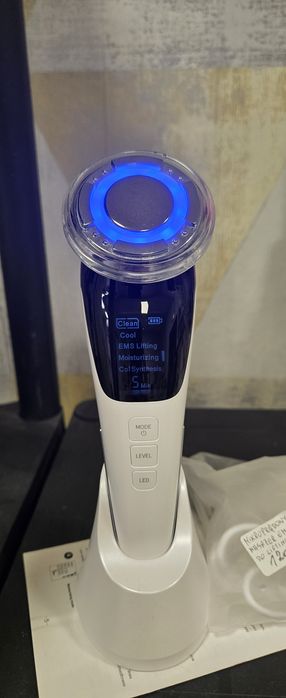 Urządzenie do masażu twarzy EMS. Urządzenie do liftingu twarzy