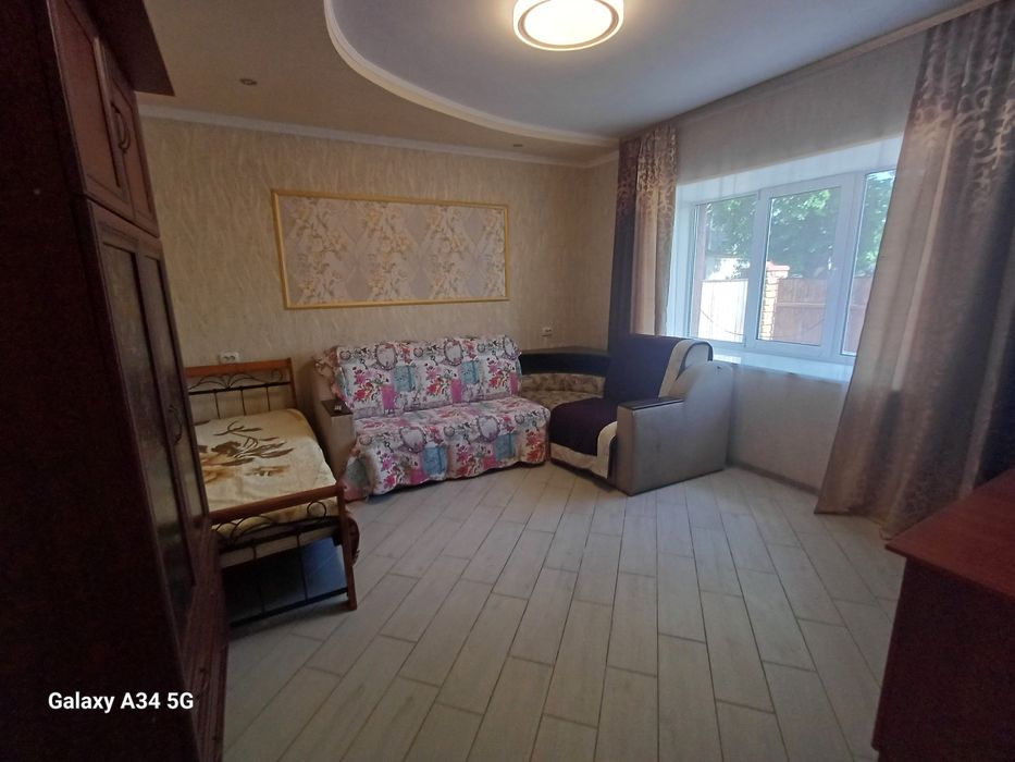 Здаю подобово 2 поверховий будинок