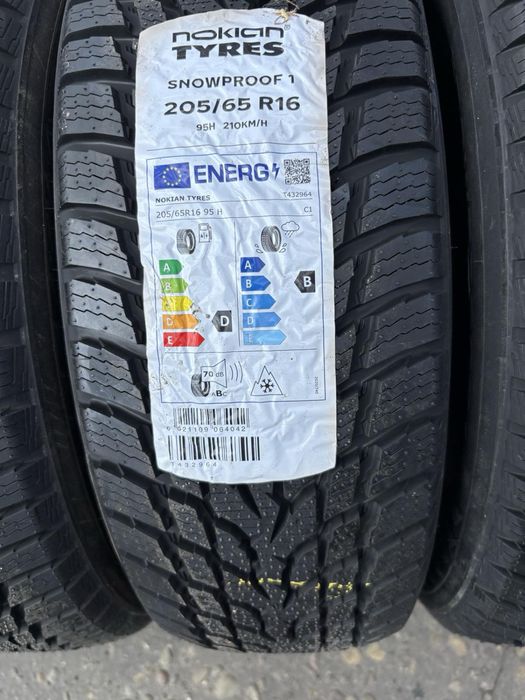 Шини нові 205/65 R16 або 215/60 R16 Nokian зима нові