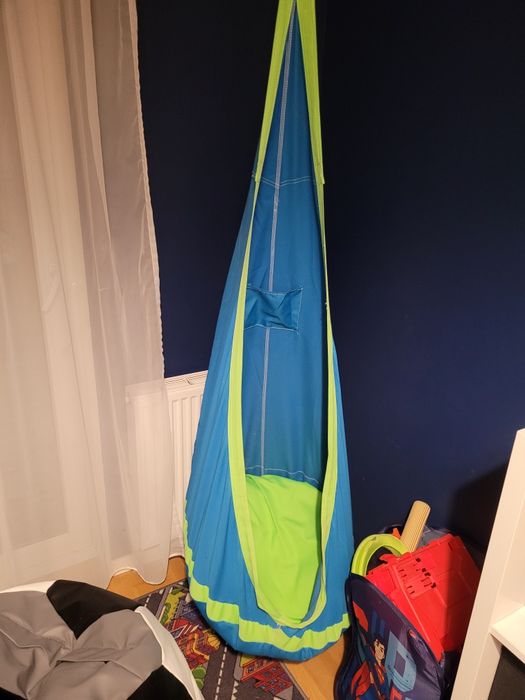 Fotel wiszący, bocianie gniazdo