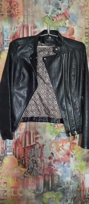 Продам куртку ( косуху ) размер   S