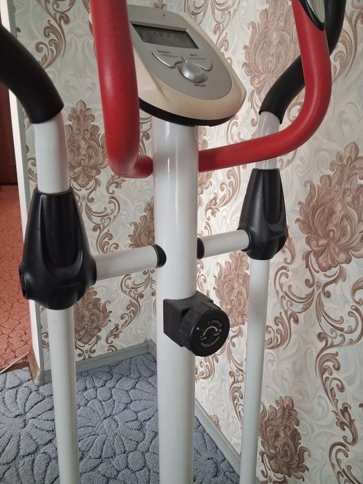 Продам орбитрек.