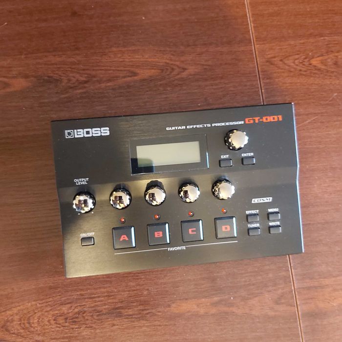 BOSS GT-001 interface audio, efekt gitarowy