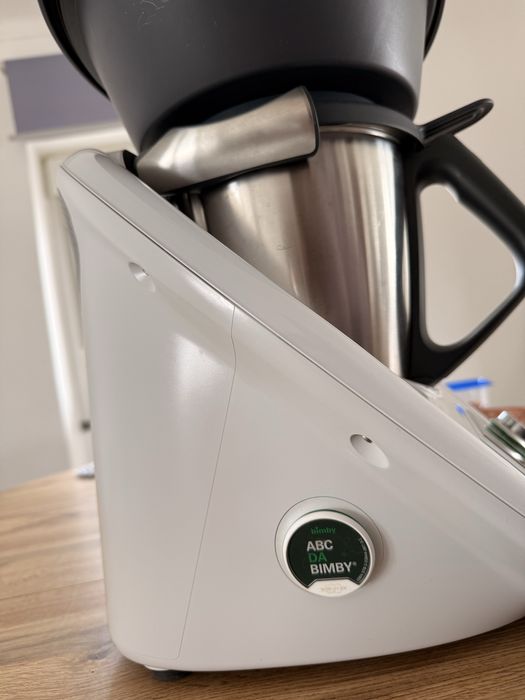 Vendo Bimby TM5 impecável com acessorios incluidos + 3 itens oferta