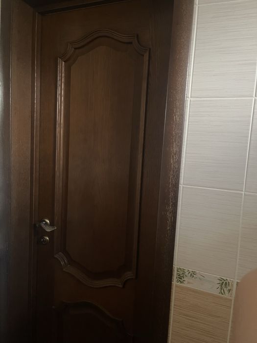 Двері міжкімнатні, деревʼяні шпоновані