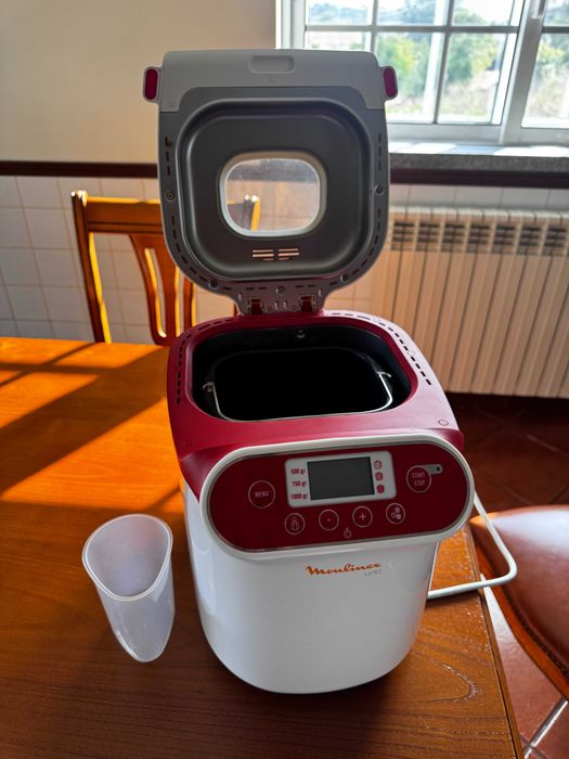 Máquina de Fazer Pão Moulinex Uno 700W (Ref. OW310130)