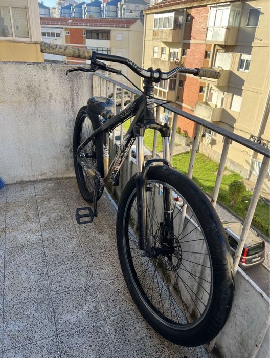 Bicicleta scott para grau  em prefito estado so o banco rasgado de resto so pegar e andar