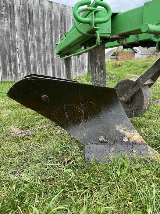 Двох корпусний плуг для оранки