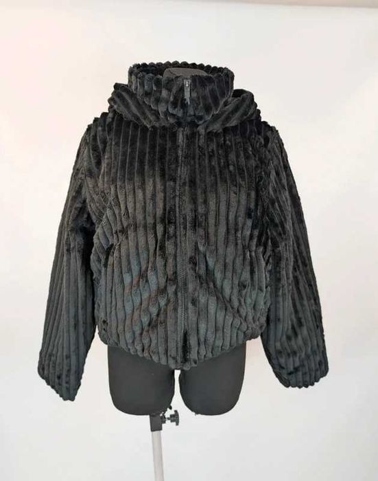 Nowa czarna kurtka miś reebok M z kapturem prążkowana Fashion Puffer