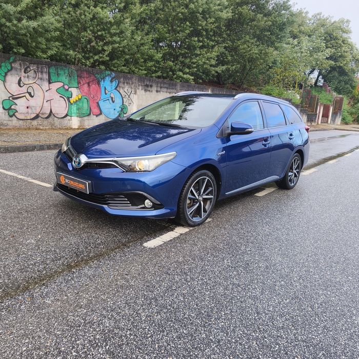 Toyota Auris Touring Sports Hybrid — photo 3