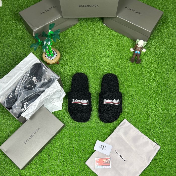 Тапки баленсіага balenciaga slippers 43 розмір останній по знижці, обнова 15.07