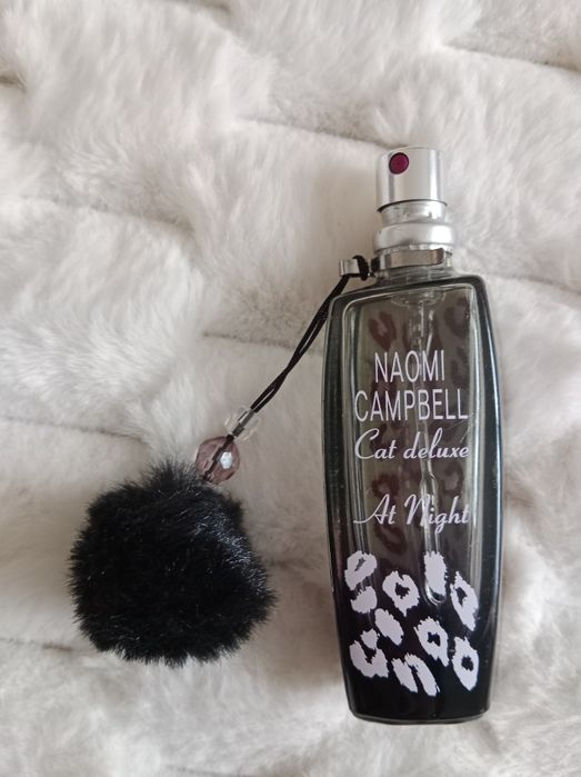 Naomi Campbell Cat Deluxe At Night oryginalne perfumy 15mm polowa.