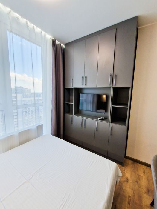 ВІЛЬНА! Подобова оренда м Харьківская, Ревудського 40Б, видова,Позняки