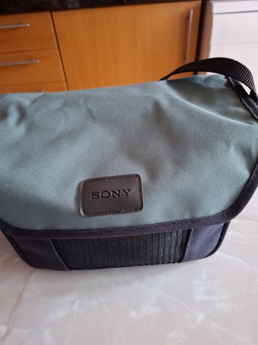 Vendo câmara de filmar Sony com mala