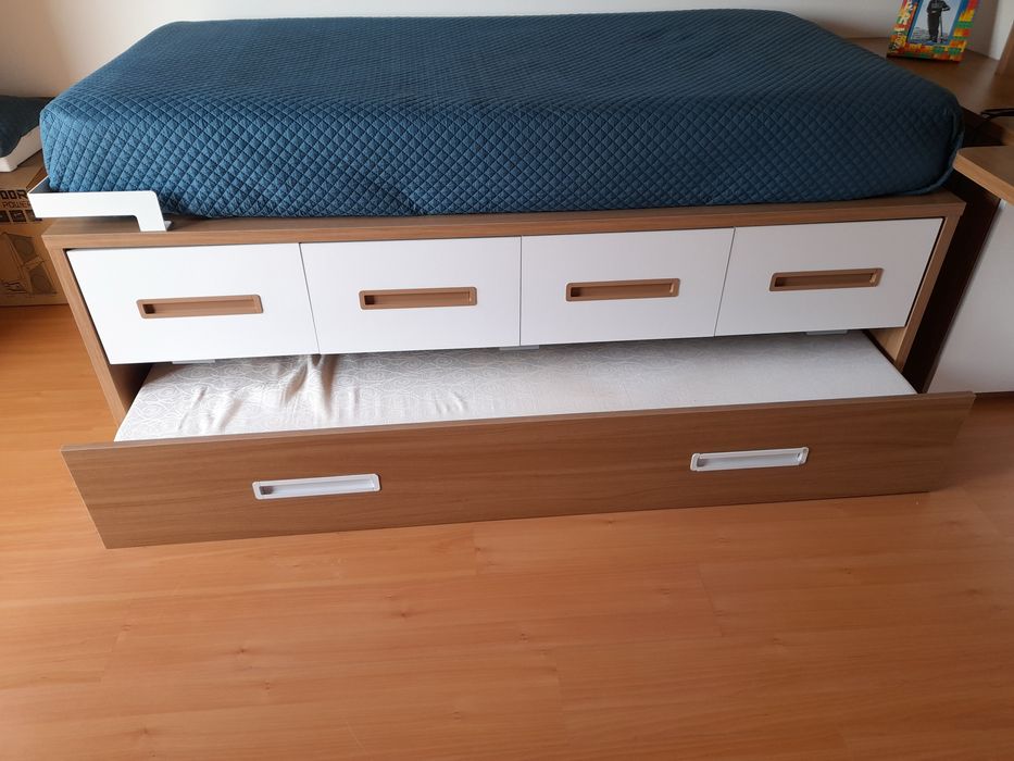 Cama com dois colchões