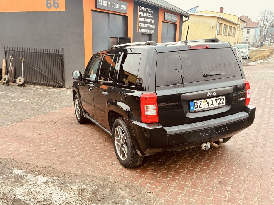 jepp patrior rok 2010 poj 2,4 AUTOMAT 4x4  przeb 106tys zadbany