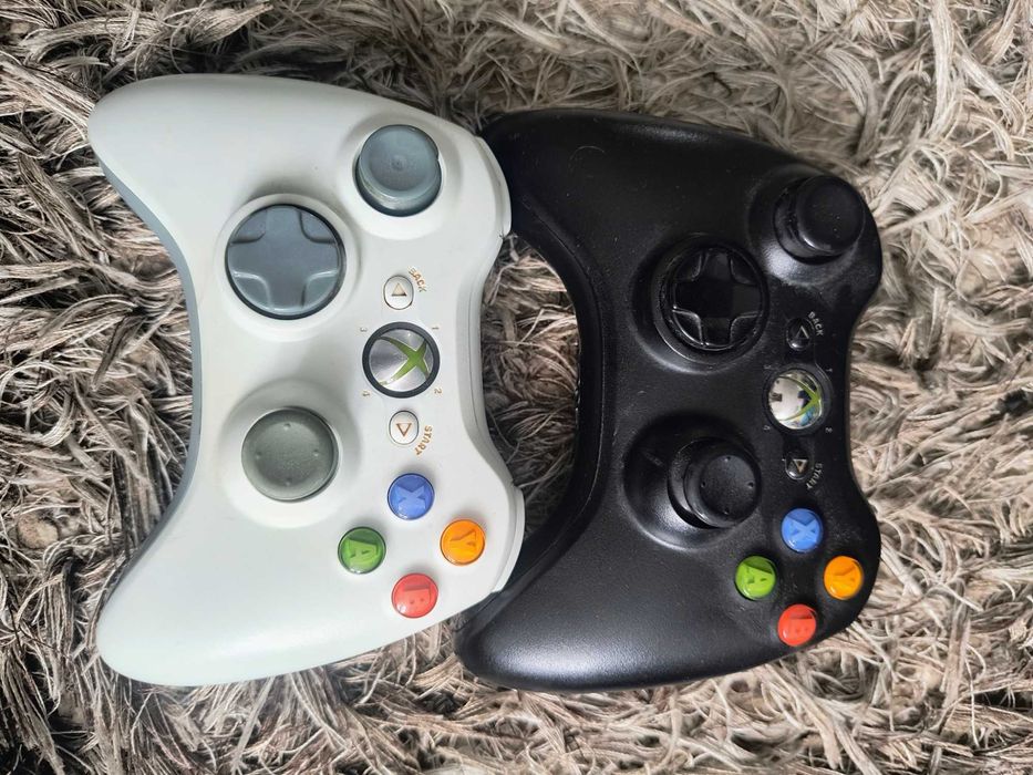 XBOX360 edycja Modern Warfare 3 + 4 Pady + Kinect