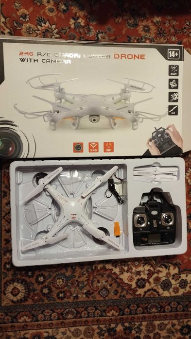 Dron X5C Quadricopter 2.4 G ze sterowaniem radiowym z funkcją kamery