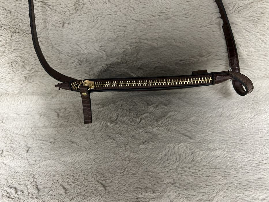 Сумка бананка бренду Mango